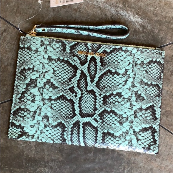 MICHAEL KORS JET SET TRAVEL XL ZIP CLUTCH WRISTLET - Picture 3 of 16